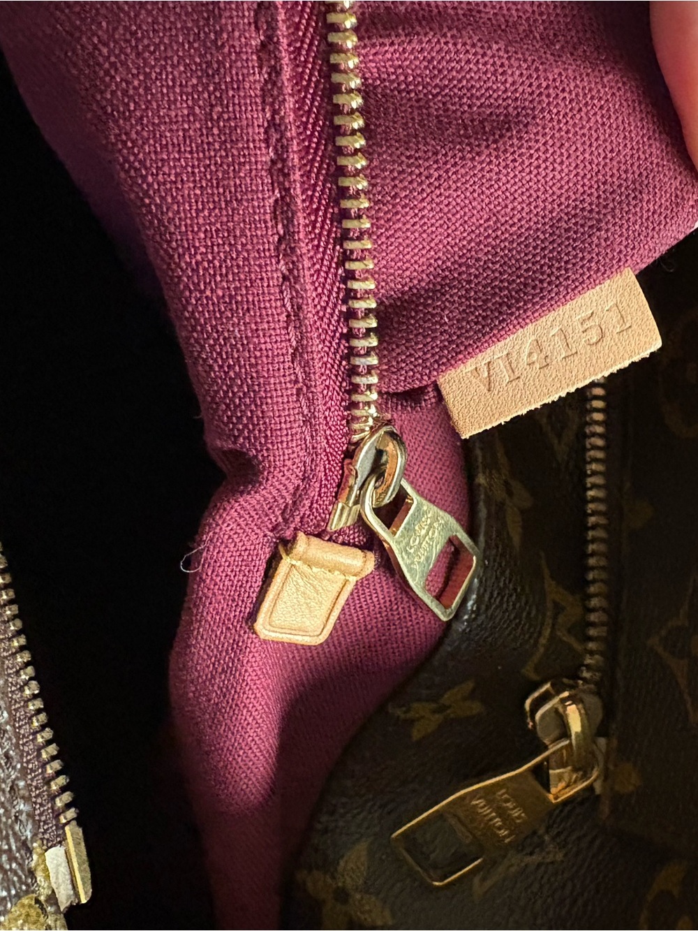 Louis Vuitton Monogram Tote with Natural Vachetta Handles - Picture 8 of 15